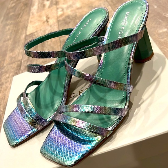 New Marc Fisher Iridescent Strappy Sandals 7.5 - Picture 2 of 8